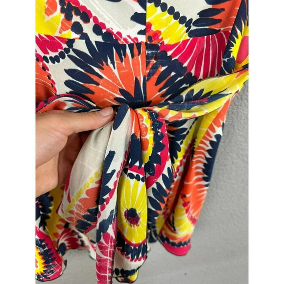 Trina Turk Silk Top Blouse Size 4 Colorful Sleeveless Geometric Multicolor - Picture 7 of 11